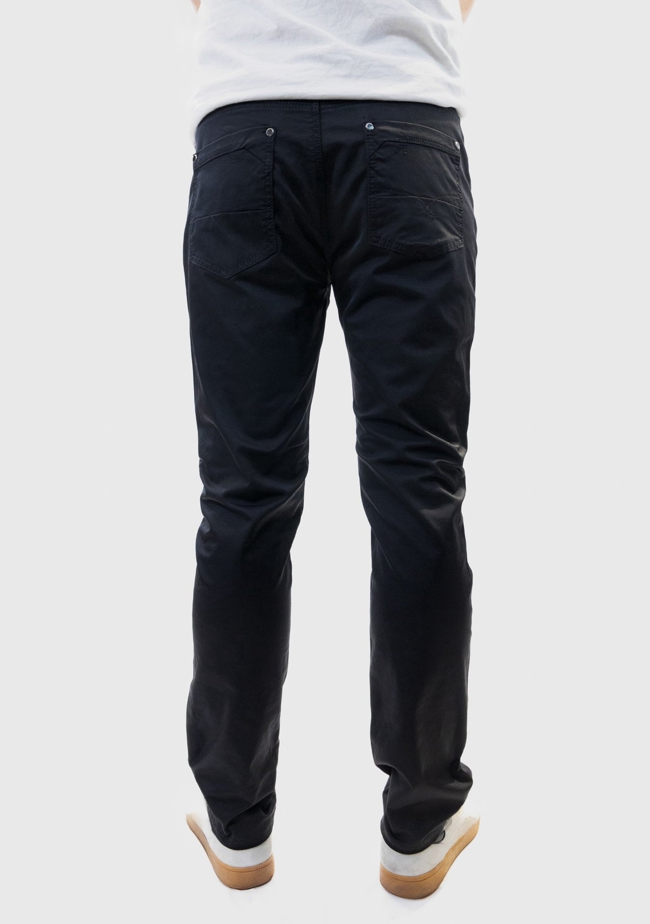 Jeans noir satiné ajusté