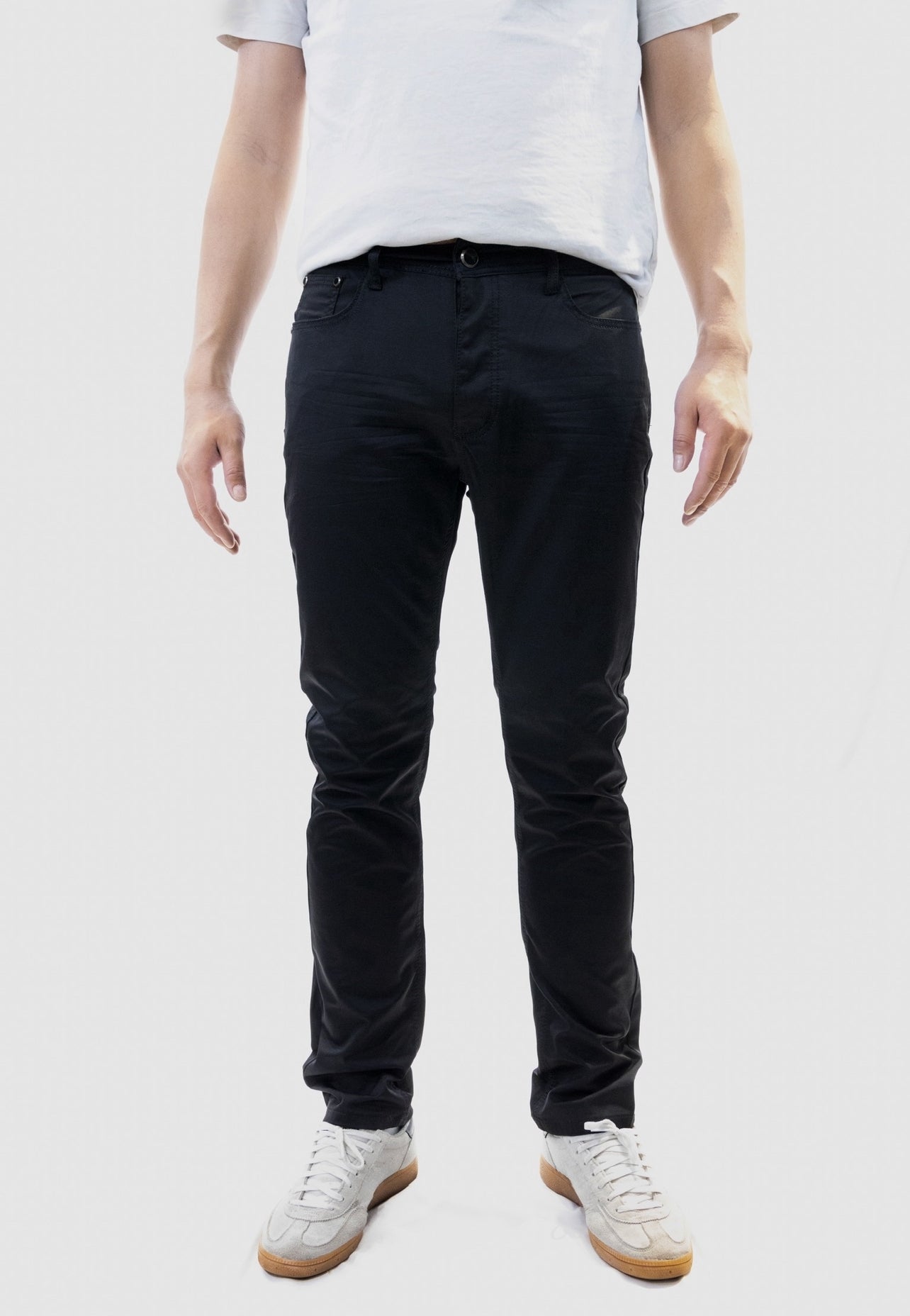 Jeans noir satiné ajusté