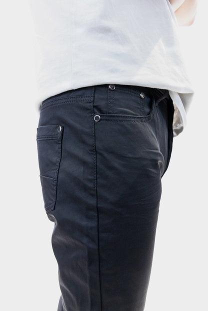 Jeans noir satiné ajusté
