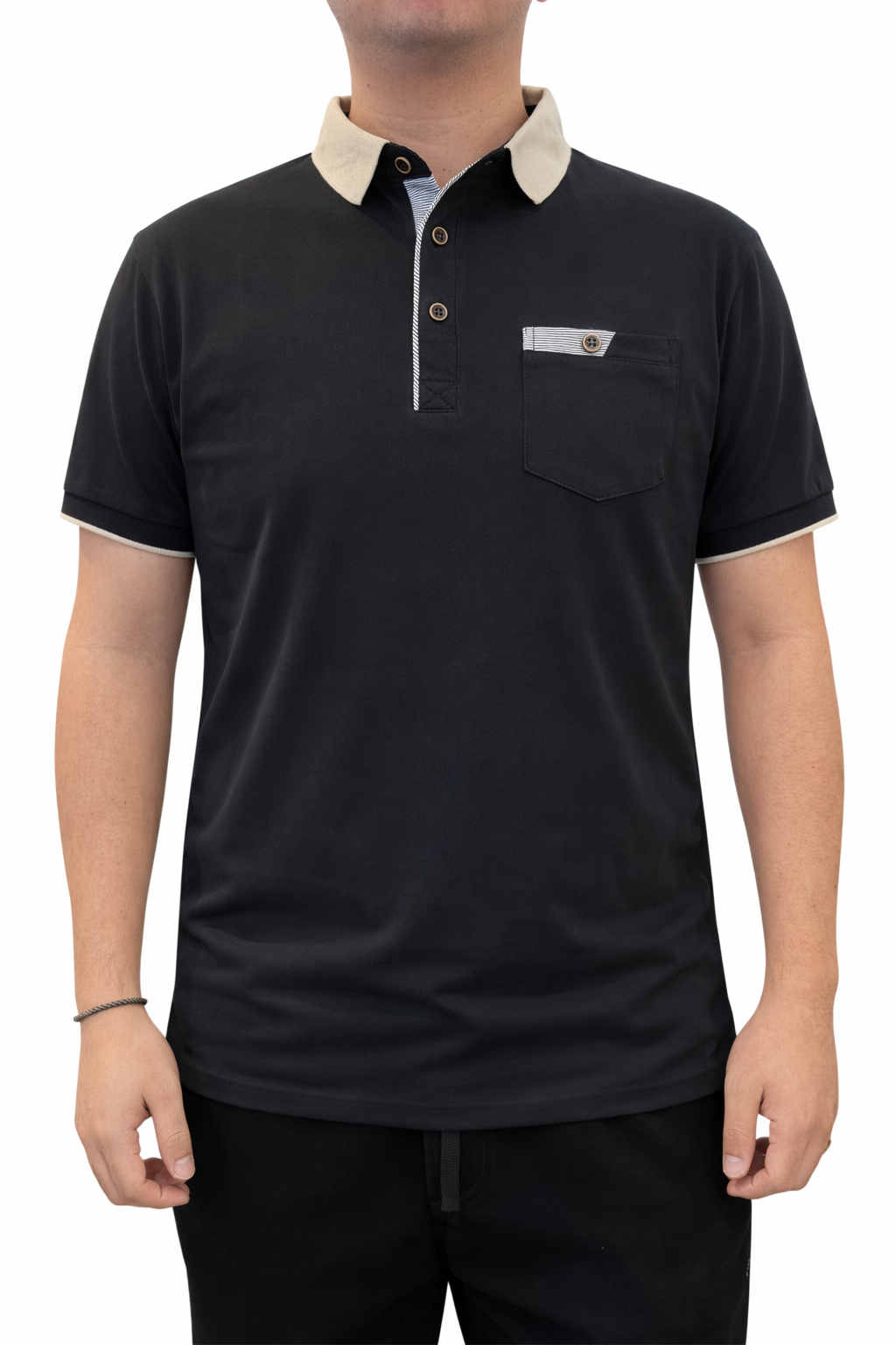 Polo col contraste avec poche