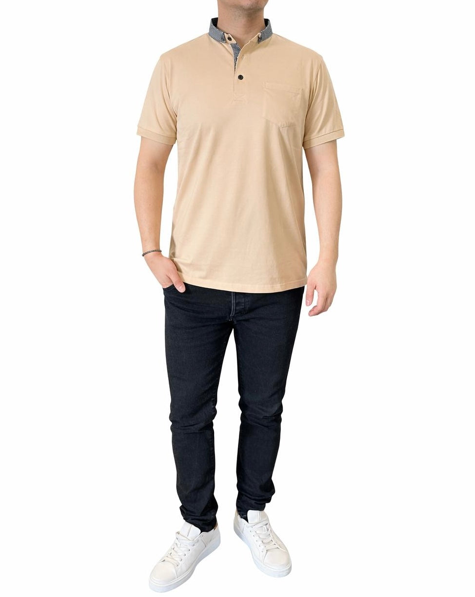 Polo col contraste avec poche
