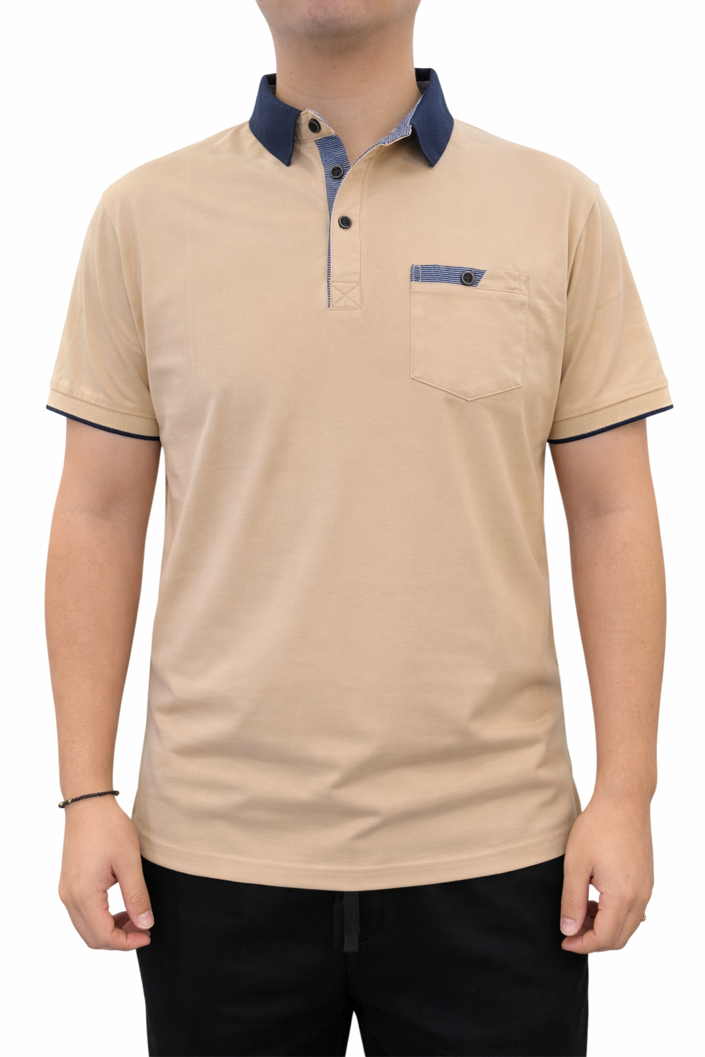 Polo col contraste avec poche